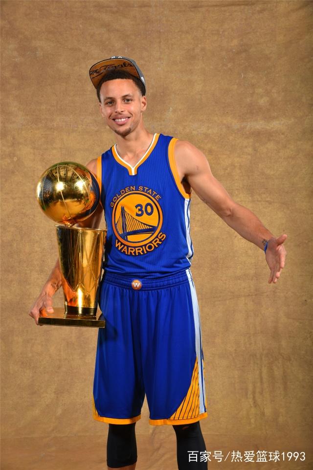 西班牙此前10次对阵乌拉圭5胜5平保持不败，打进16球丢8球（西班牙近10战乌拉圭5胜5平不败，共进16球仅丢8球）