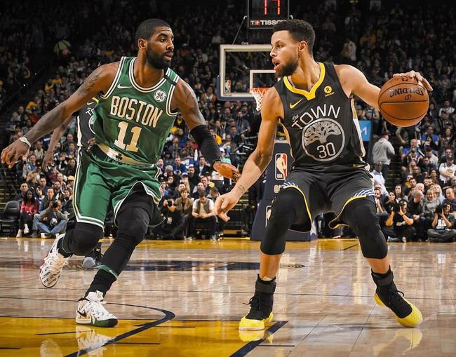 这雪有点大，欧冠赛前一名挪威记者在博德闪耀的球场边线处滑雪（欧冠赛前大雪纷飞，挪威记者在博德闪耀球场边线滑雪）