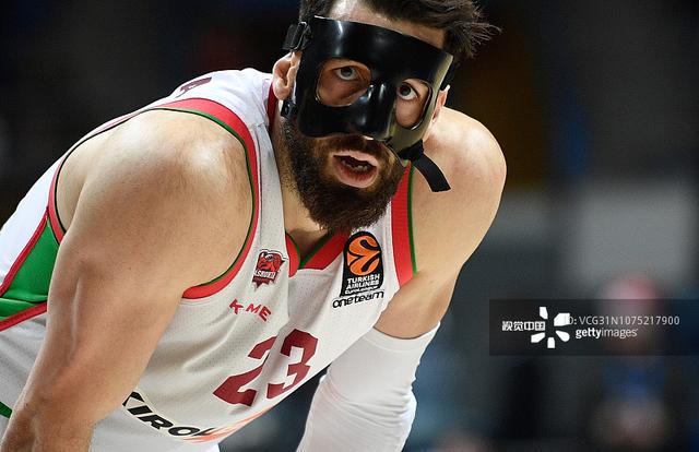 意甲：尤文2-0轻取卡利亚里（意甲：尤文2-0完胜卡利亚里）