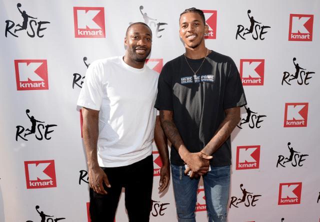 体坛记忆｜最近的篮球圈都被这个小伙子刷屏了，攻防兼备（体坛回眸｜这位小将近期刷屏篮球圈，攻守全能）