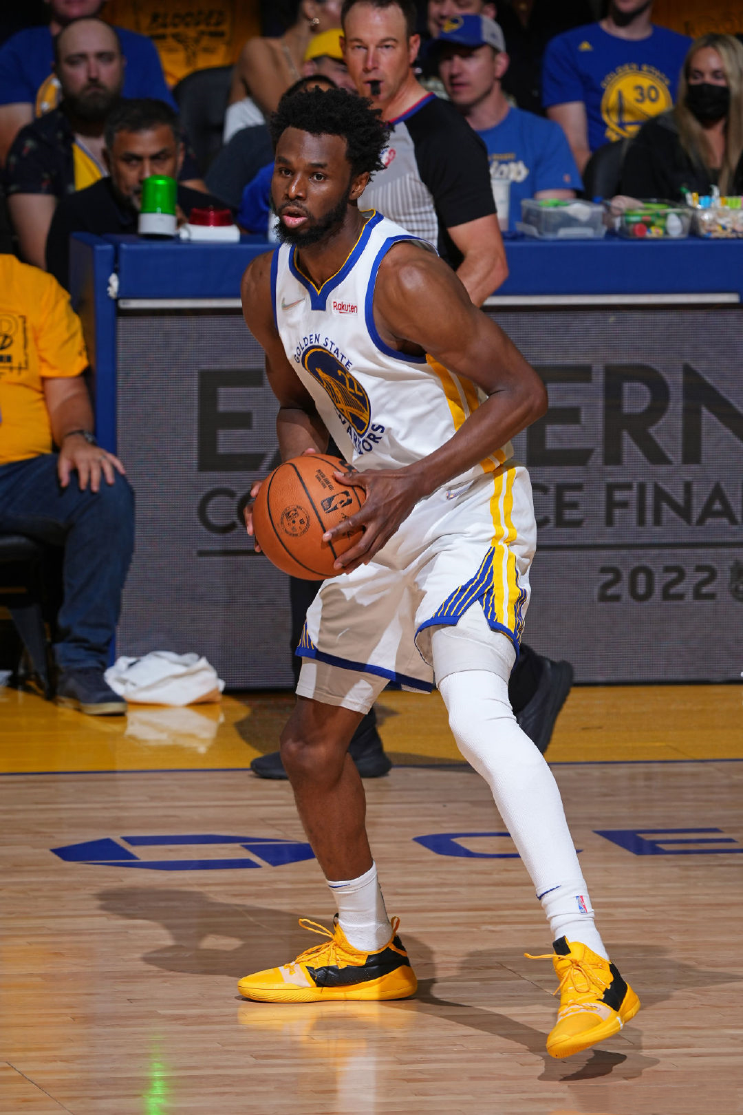 天空：狼堡计划冬窗签下菲尔克鲁格以及小蜜蜂中卫阿耶（天空体育：沃尔夫斯堡计划冬窗引进菲尔克鲁格与布伦特福德中卫阿耶）